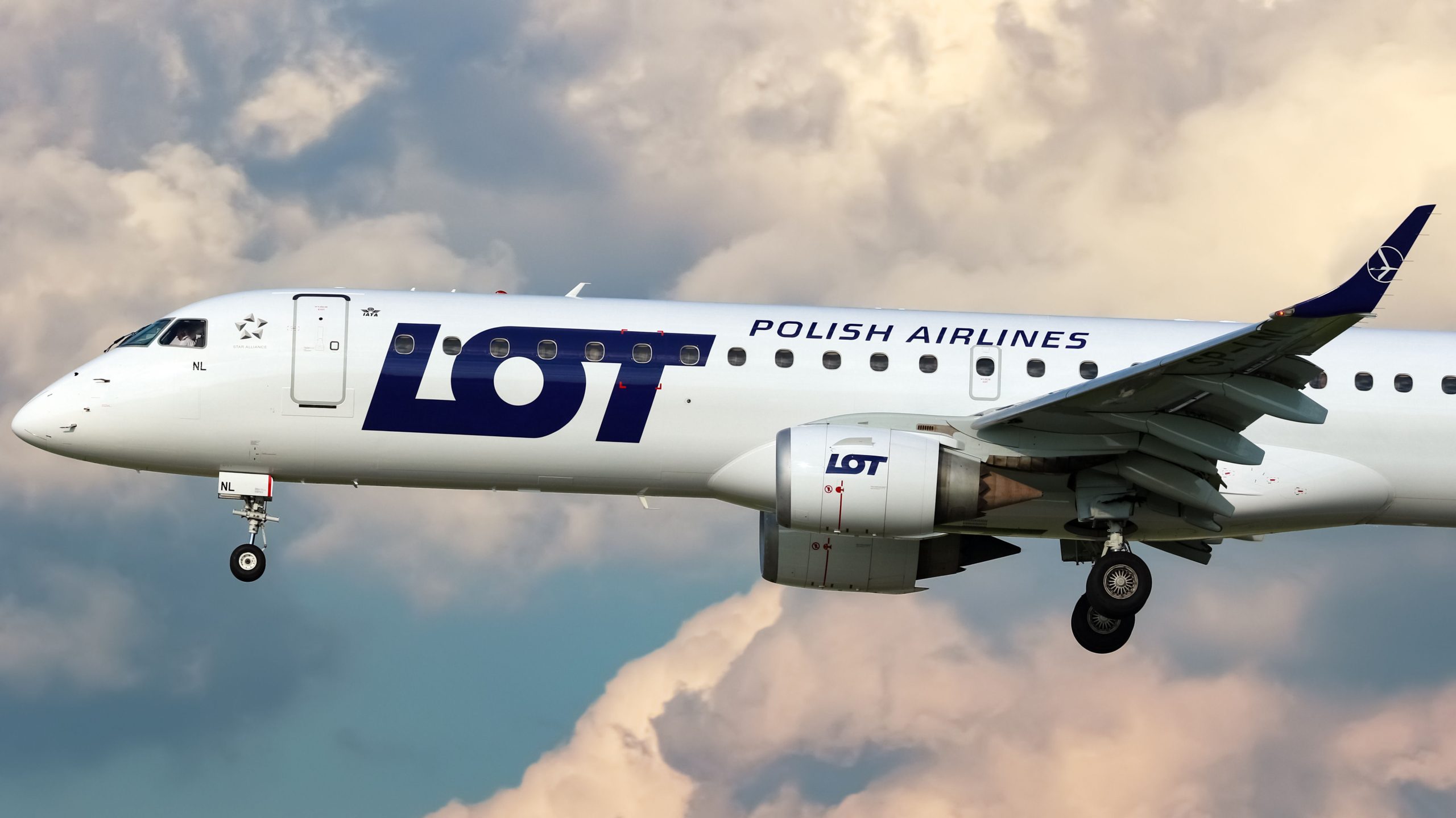 LOT Polish Airlines festeggia i 60 anni della rotta Milano-Varsavia